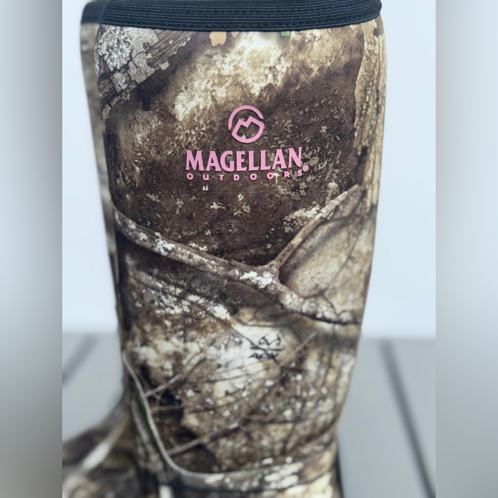 NWT Magellan Outdoors Women's Brown Camo Rain Boots
Hunting